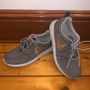 Women’s Nike 8.5